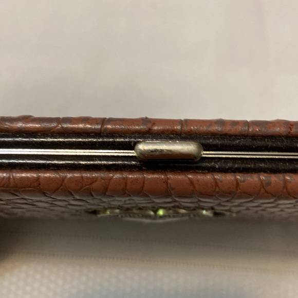 Brown Crocodile Print Snap Closure Womens Wallet Silvertone Heart Embellishment - Picture 9 of 14
